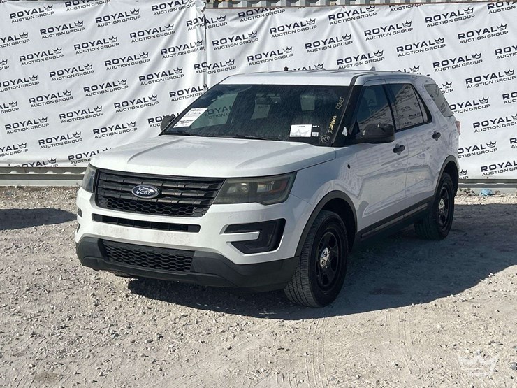 2016-ford-explorer-image-1