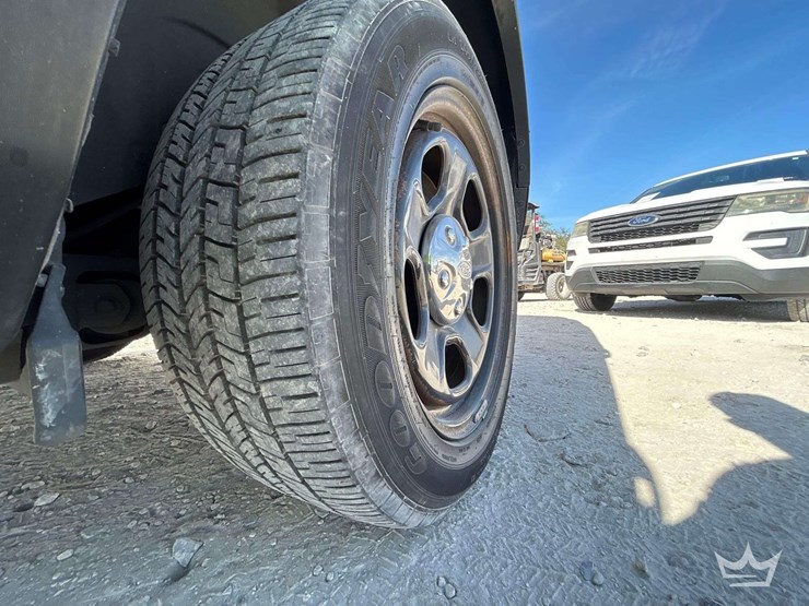 2015-ford-explorer-image-23