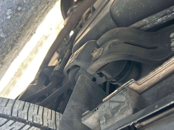 2016-ford-explorer-image-18