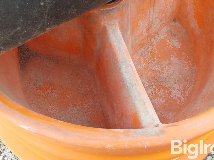 b-w-poly-mineral-feeders-image-13