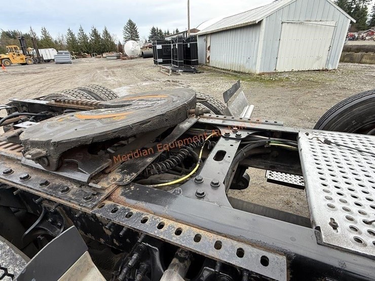 international-prostar-image-34