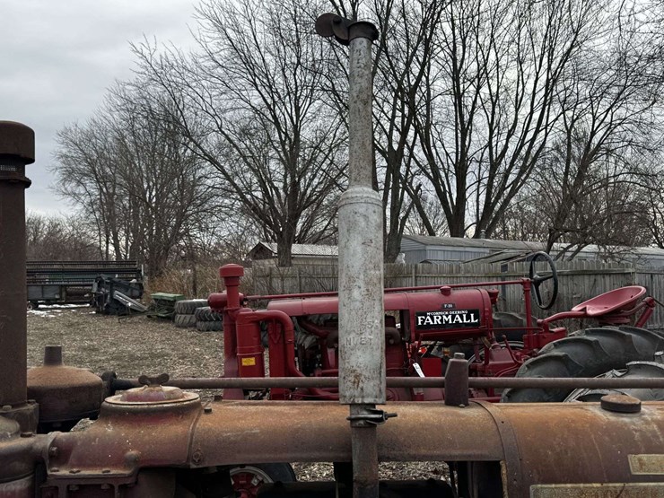 farmall-f-12-narrow-front-on-rubber-image-43