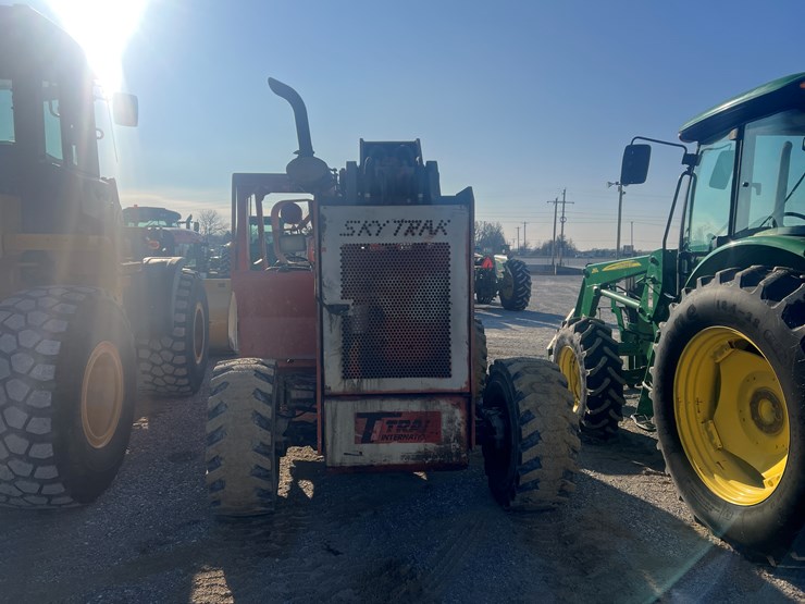 sky-trak-5028-image-7