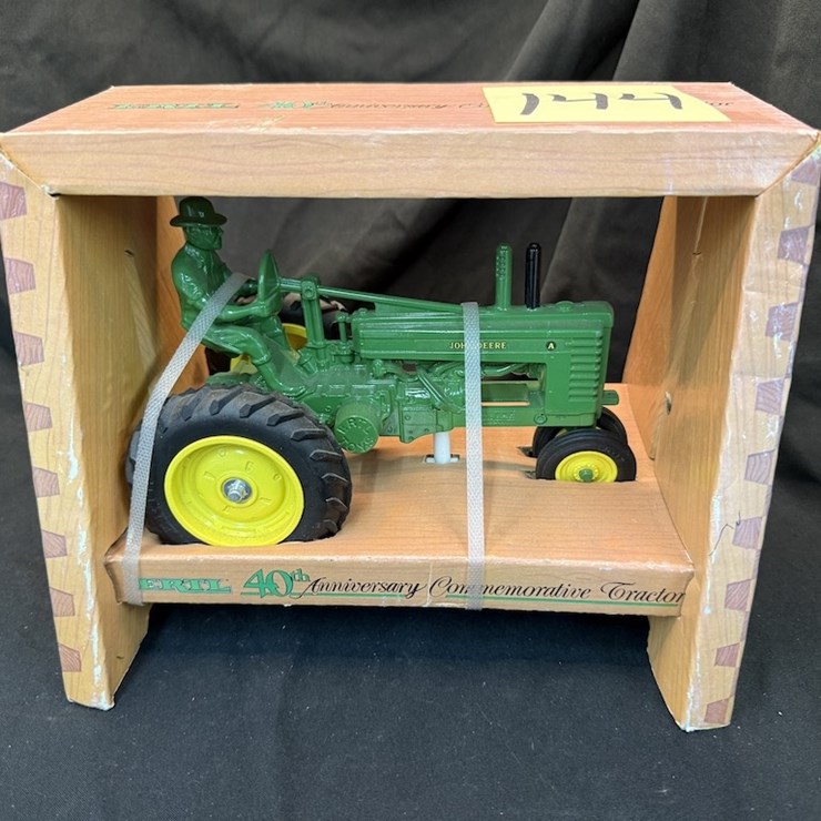 Ertl John Deere Model A