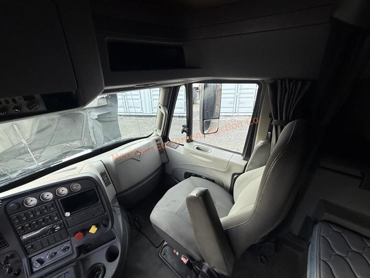 international-prostar-image-58