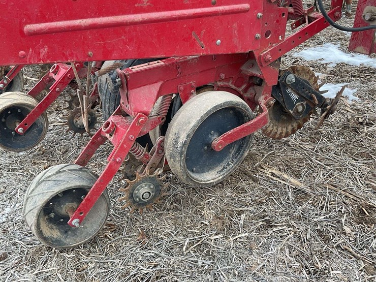 case-ih-cyclo-air-6-row-planter-image-43