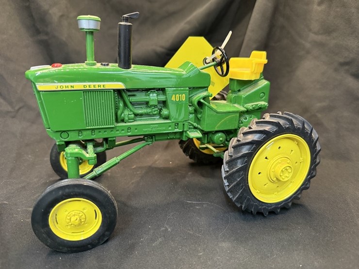 ertl-john-deere-hi-crop-4010-image-1