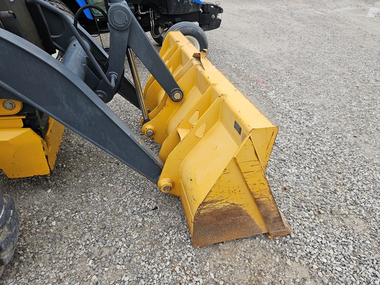 2019-deere-310l-image-6