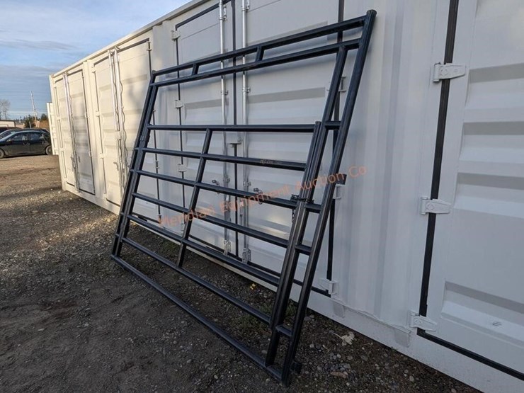 10'-hd-panel-w/-ride-through-gate-image-3