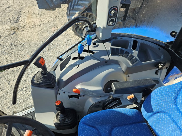 new-holland-t4.75-image-13