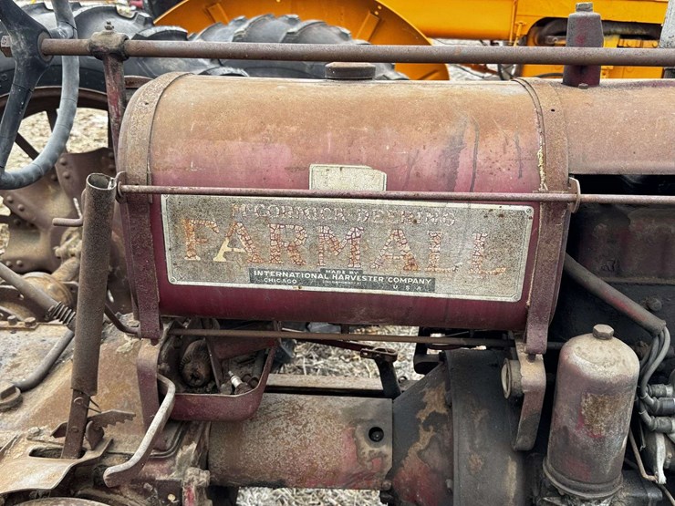 farmall-f-12-narrow-front-on-rubber-image-51