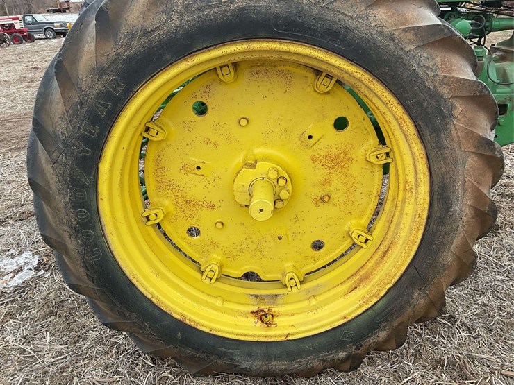 john-deere-70-image-12