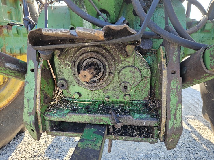john-deere-2640-image-11
