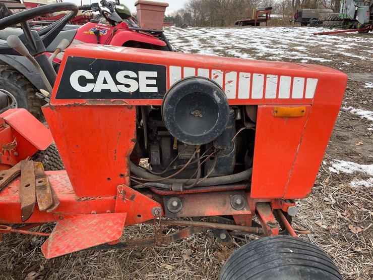 case-222-78-lawn-and-garden-tractor-w/-mower-deck-and-snow-blower-image-23