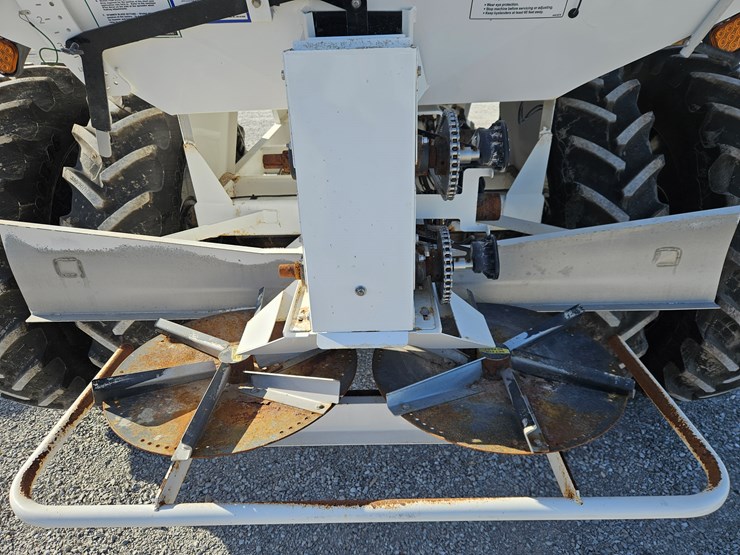 #205214-•-2023-dalton-ag-products-1064-fert-spreader-image-7