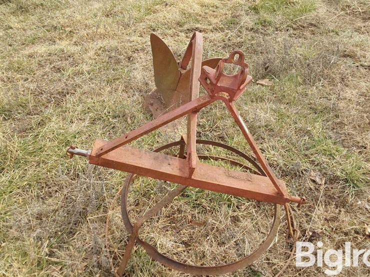 3-pt-mounted-1-row-lister-image-2