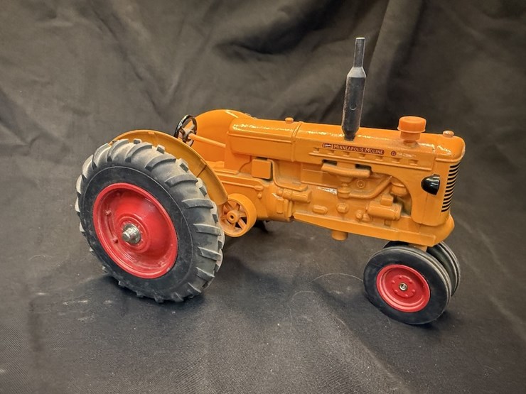 ertl-minneapolis-moline-u-image-2