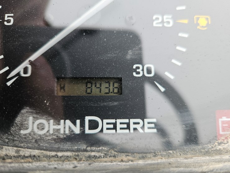 john-deere-3032e-image-8