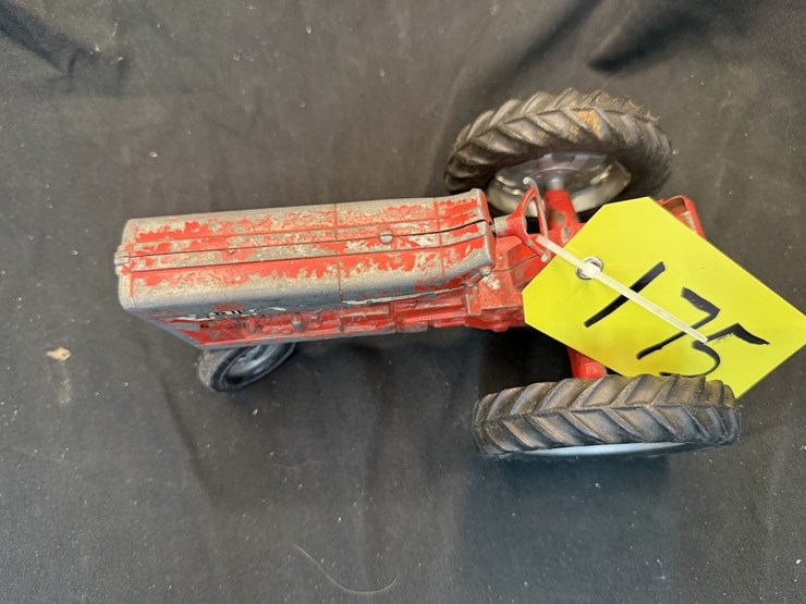 tru-scale-890-tractor-image-2