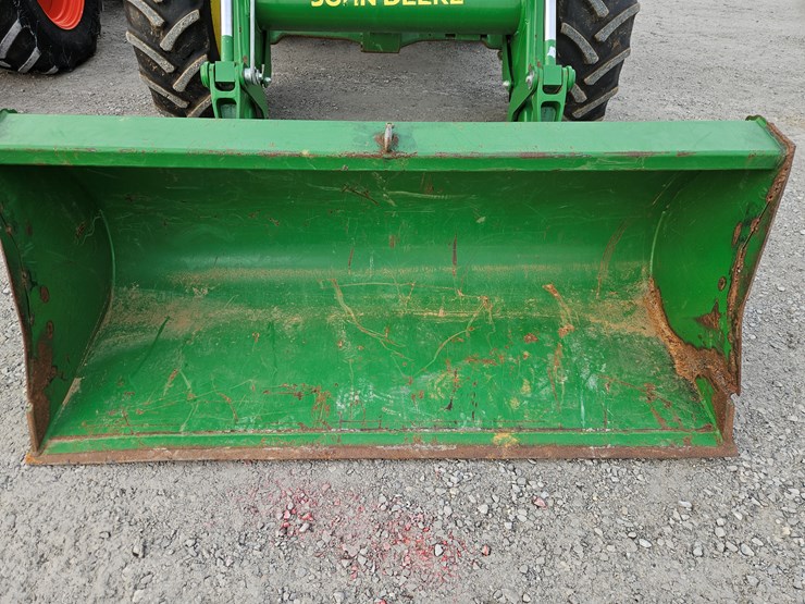 john-deere-6120e-image-3