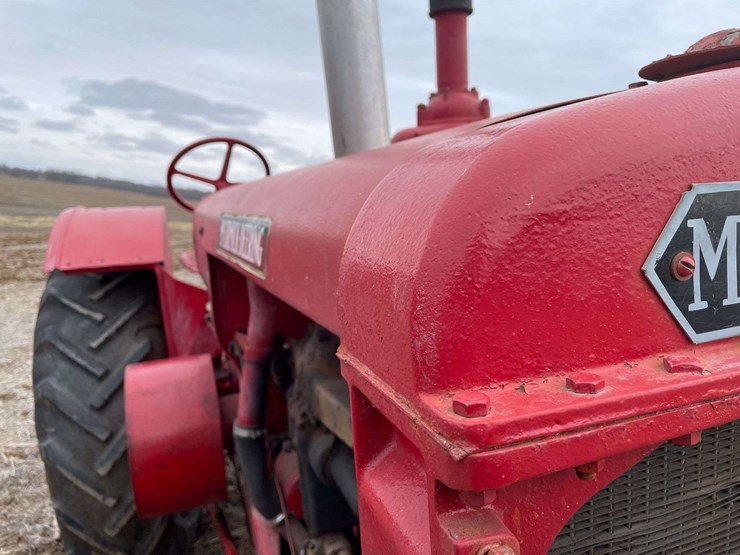 mccormick-deering-wk-40-wide-front-on-rubber-image-13