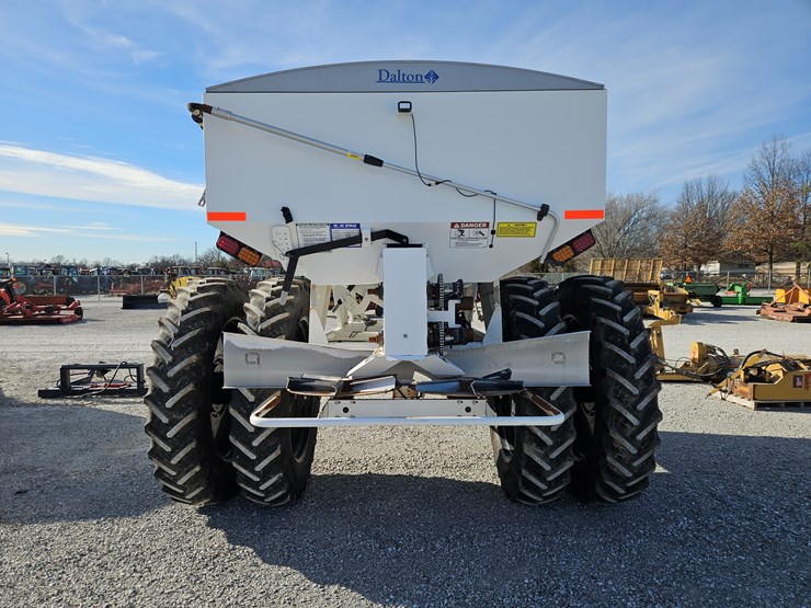 #205214-•-2023-dalton-ag-products-1064-fert-spreader-image-6