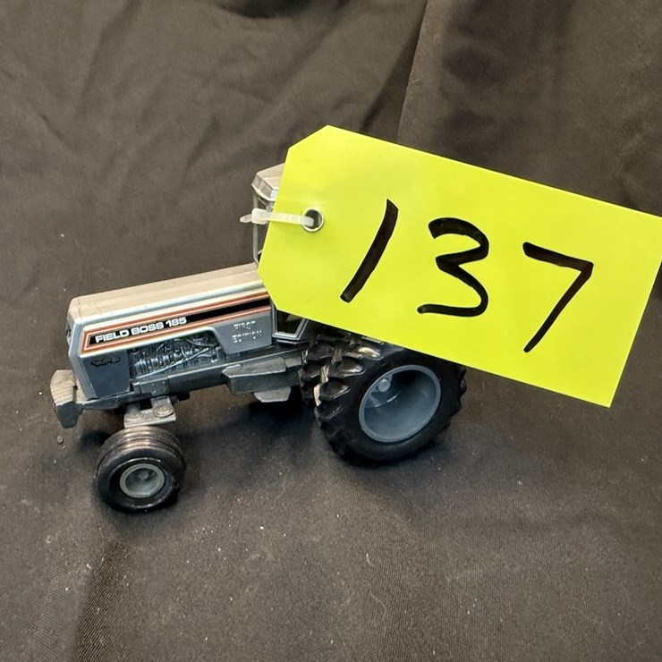 Ertl White Field Boss 185