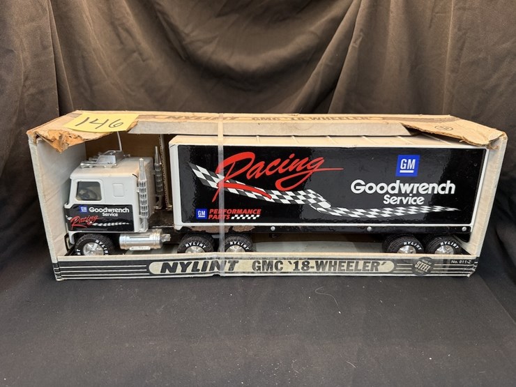 nylint-gmc-'18-wheeler'-image-1