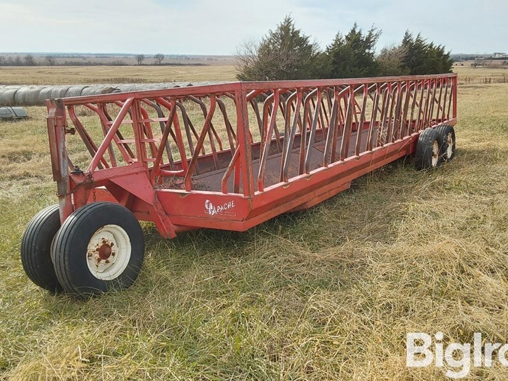 apache-wfw24a2-24'-feeder-wagon-image-1