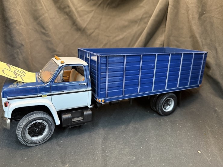 chevrolet-c65-image-1