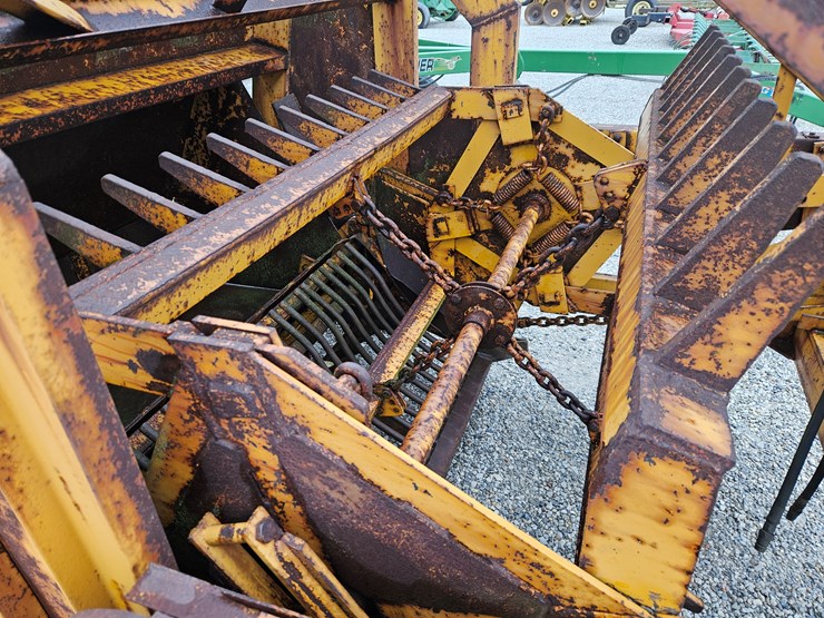 #203476-•-anderson-rock-picker-image-6