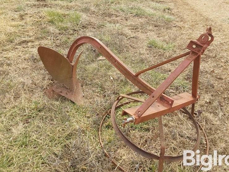 3-pt-mounted-1-row-lister-image-3