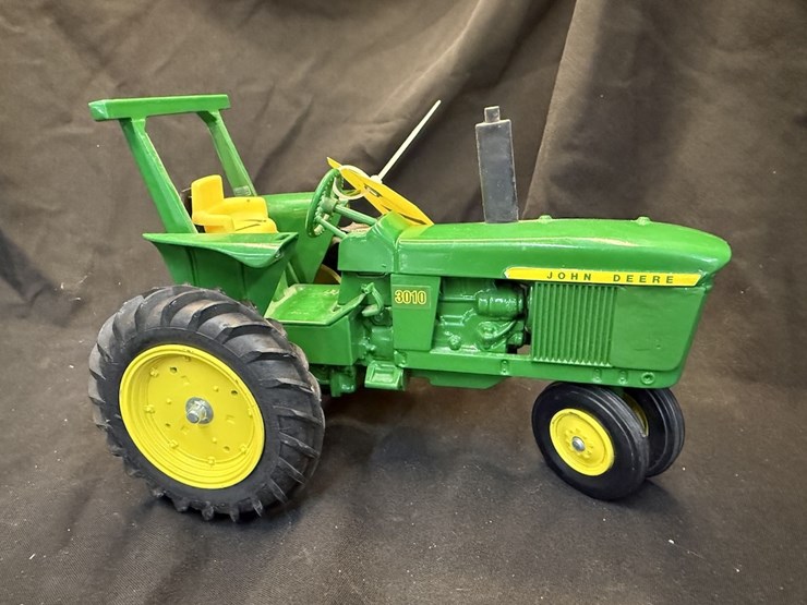john-deere-3010-image-3