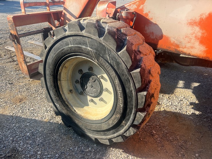 sky-trak-5028-image-14