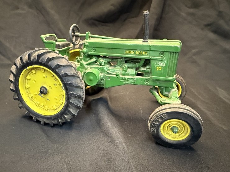 ertl-john-deere-70-image-3