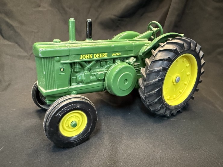 ertl-john-deere-r-diesel-image-2