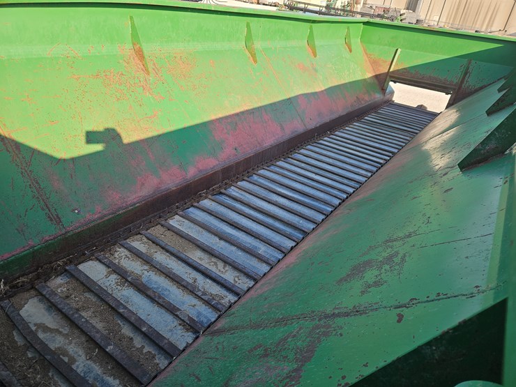 #205201-•-bbi-20-litter-spreader-image-3