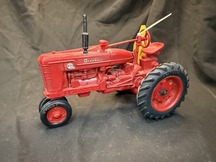 ertl-farmall-super-m-ta-image-1