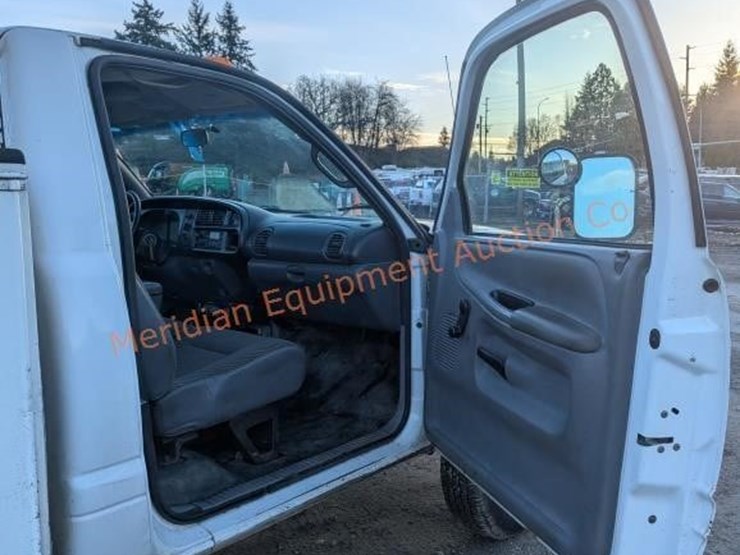 1999-dodge-ram-3500-image-24