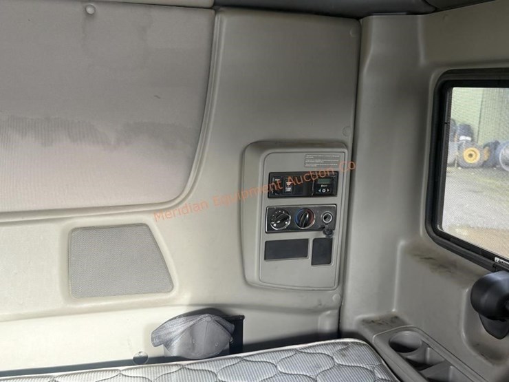 2017-international-prostar-image-52