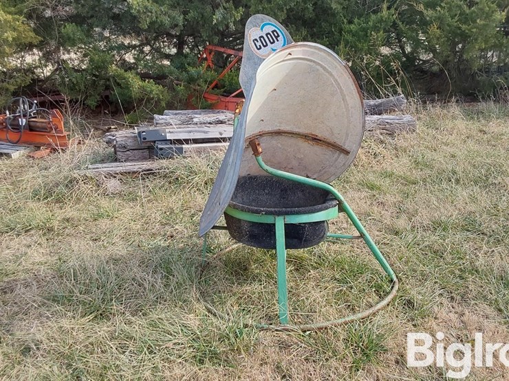 co-op-mineral-feeder-image-3