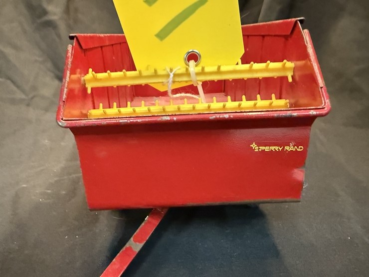 ertl-new-holland-chopper-box-image-4