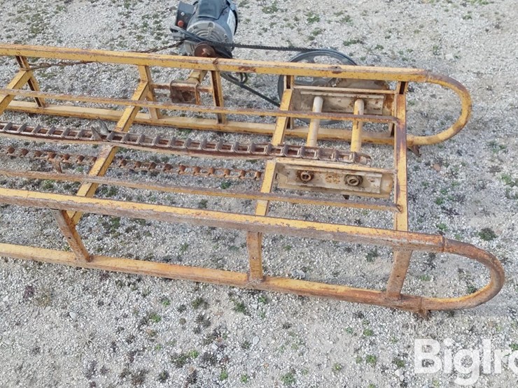 snowco-20'-bale-elevator-image-13