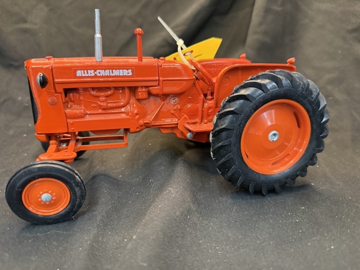 scale-models-allis-chalmers-d17-image-1