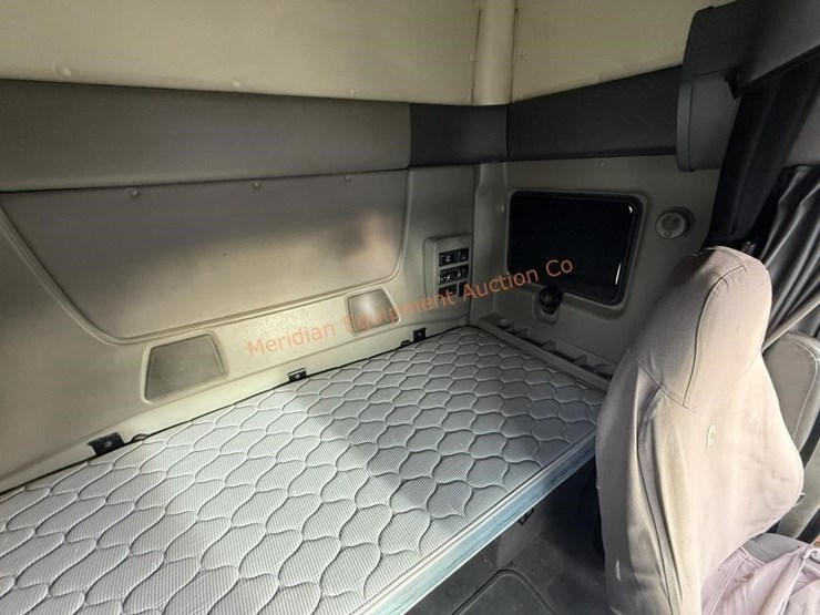 international-prostar-image-56