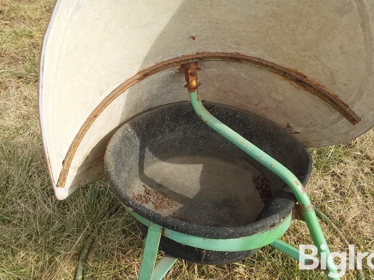 co-op-mineral-feeder-image-9