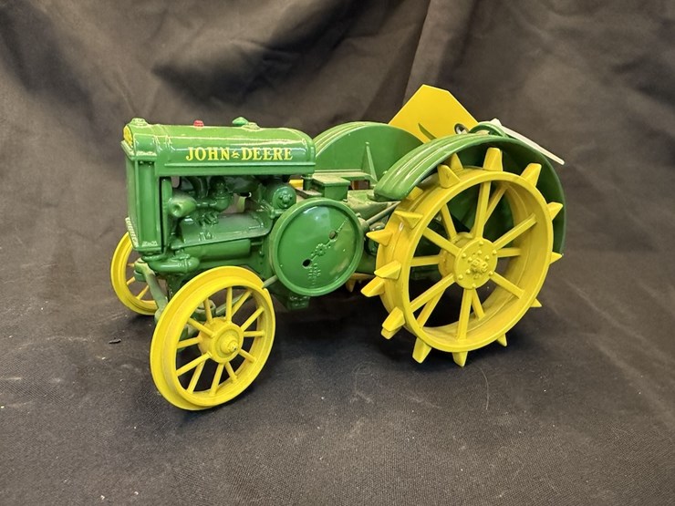 ertl-john-deere-d-image-1