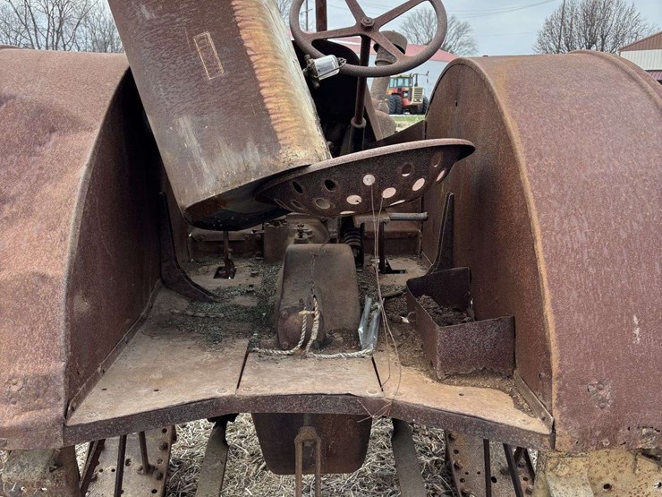 mccormick-deering-wk-40-parts-tractor-image-38