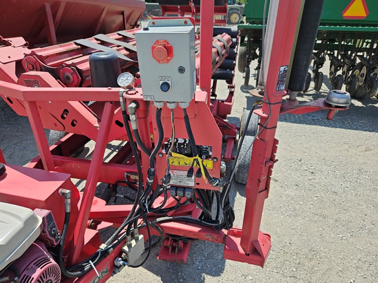 #201995-•-anderson-780sb-bale-wrapper-image-4