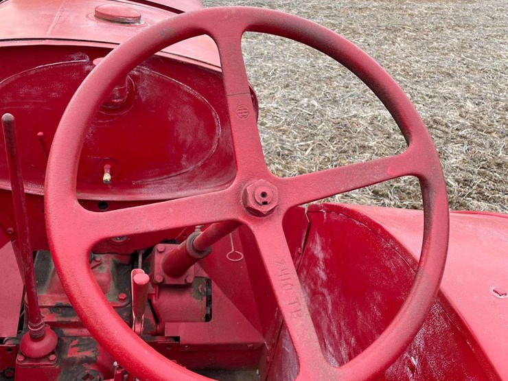 mccormick-deering-wk-40-wide-front-on-rubber-image-48